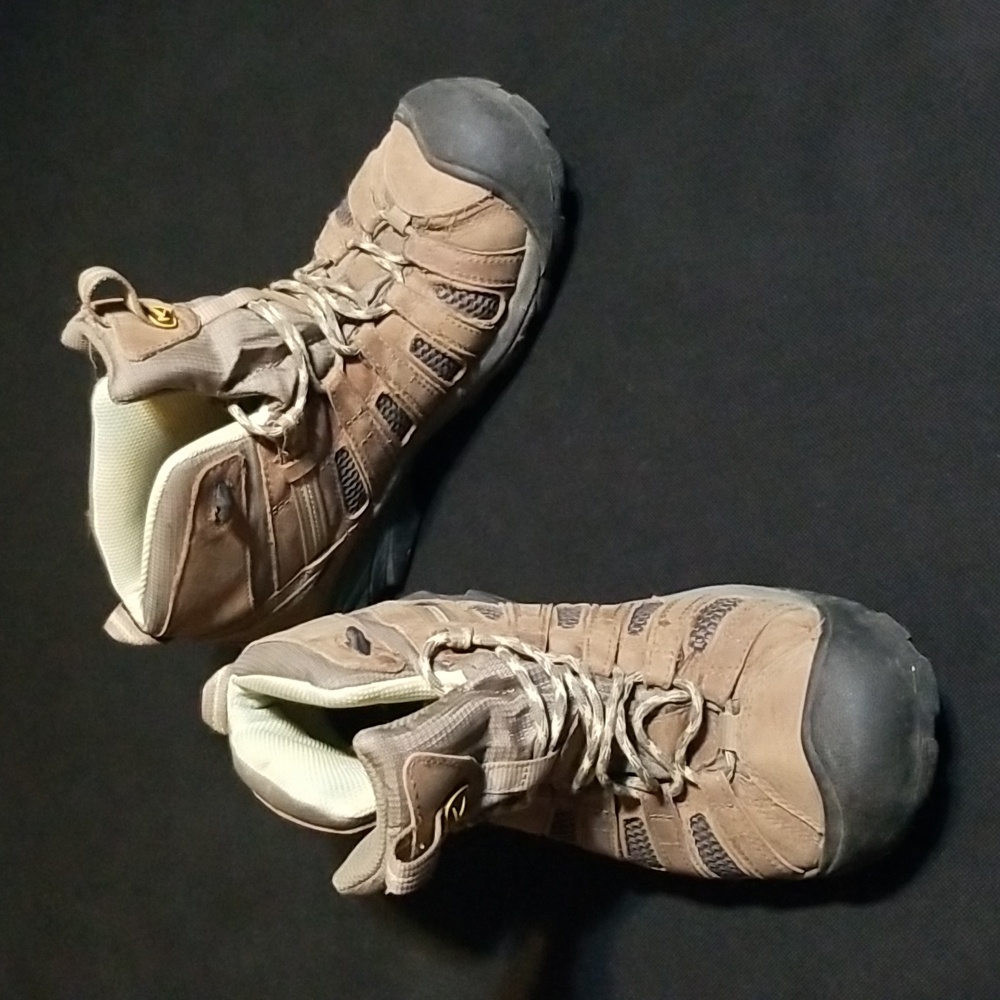 Keen Voyageur Women's Mid Hiking Shoes Size 11